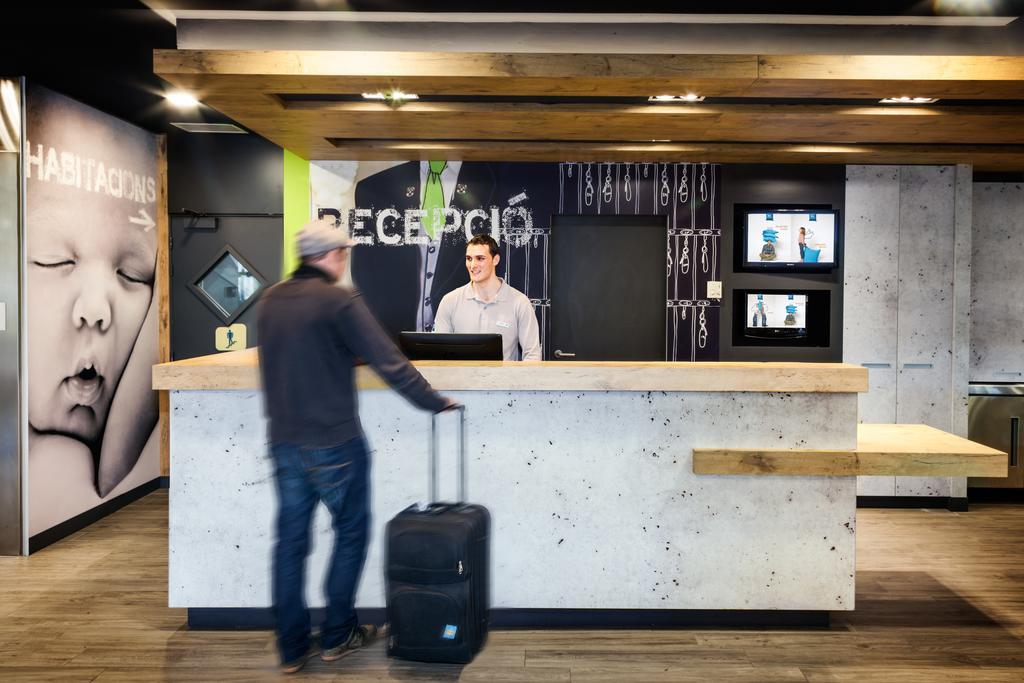 Ibis Budget Barcelona San Andrés de la Barca Buitenkant foto