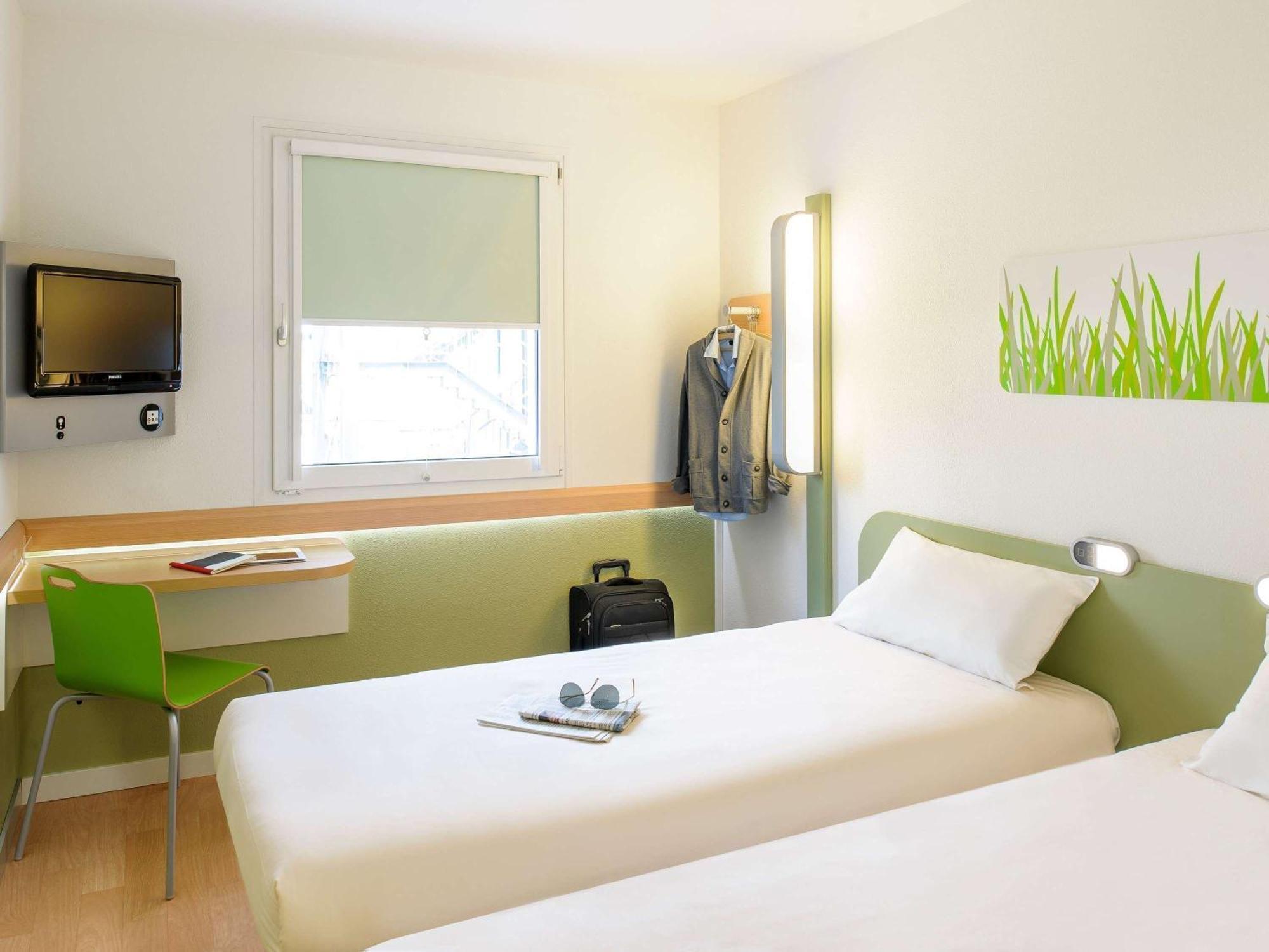 Ibis Budget Barcelona San Andrés de la Barca Buitenkant foto