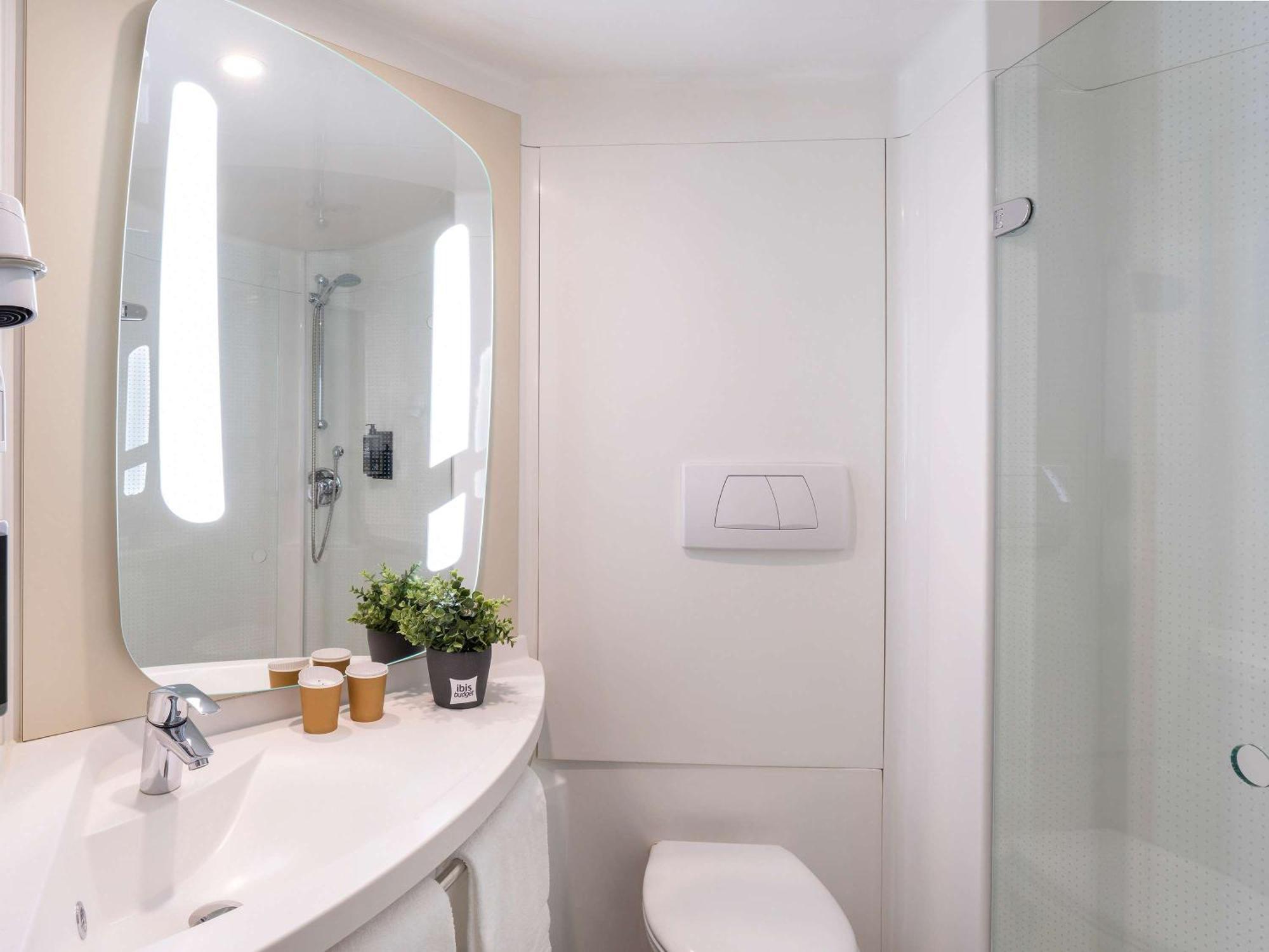 Ibis Budget Barcelona San Andrés de la Barca Buitenkant foto