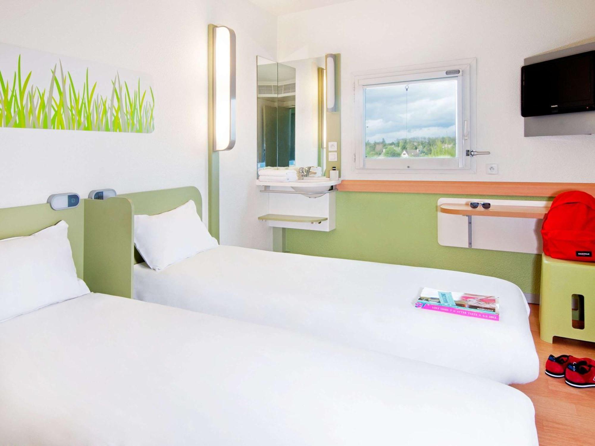 Ibis Budget Barcelona San Andrés de la Barca Buitenkant foto