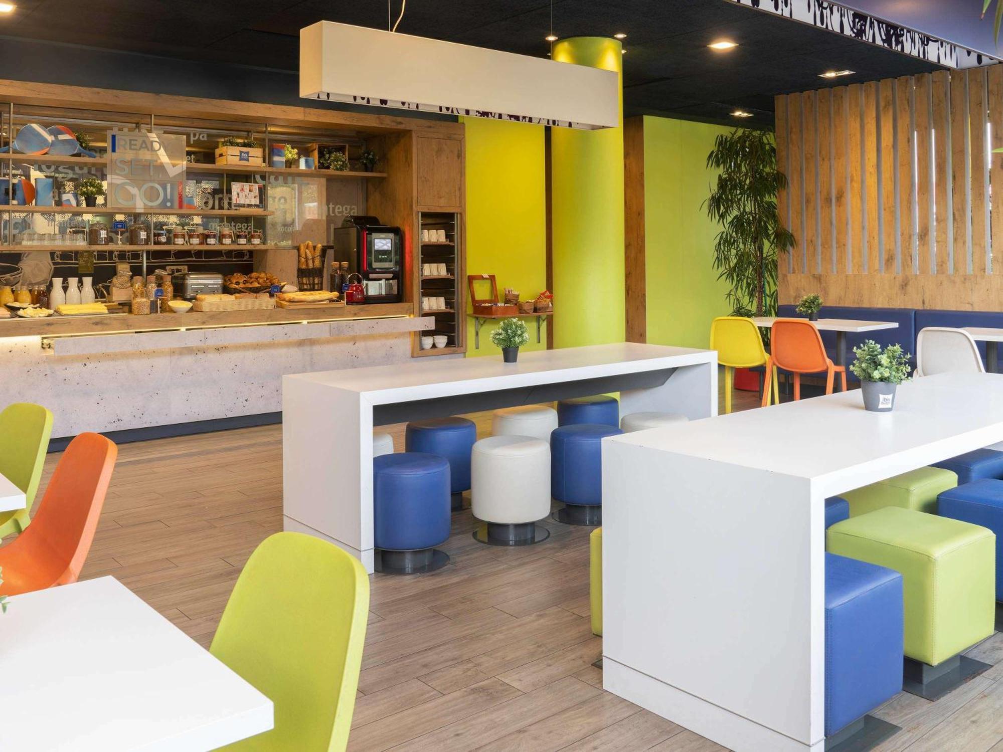 Ibis Budget Barcelona San Andrés de la Barca Buitenkant foto