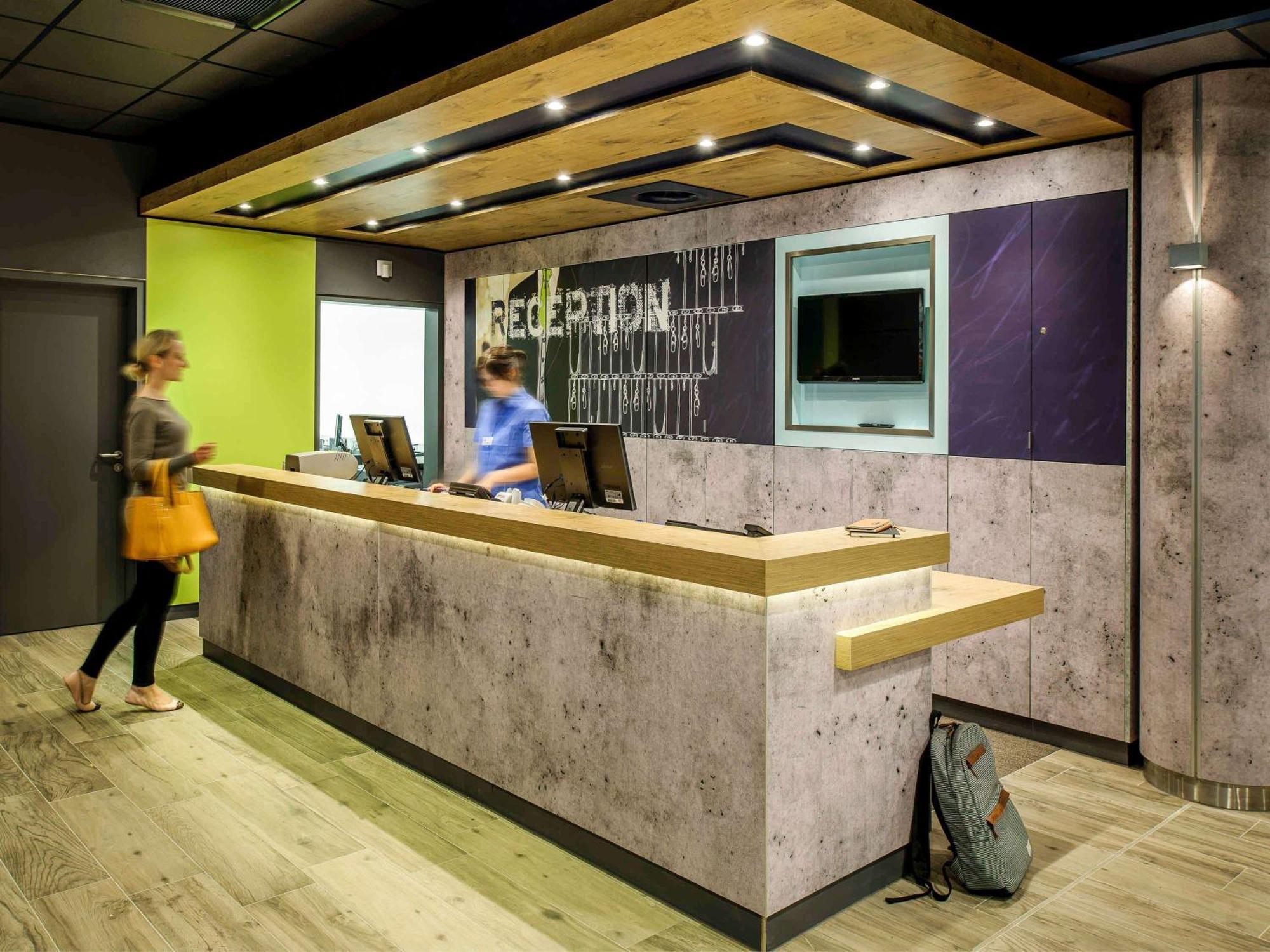 Ibis Budget Barcelona San Andrés de la Barca Buitenkant foto
