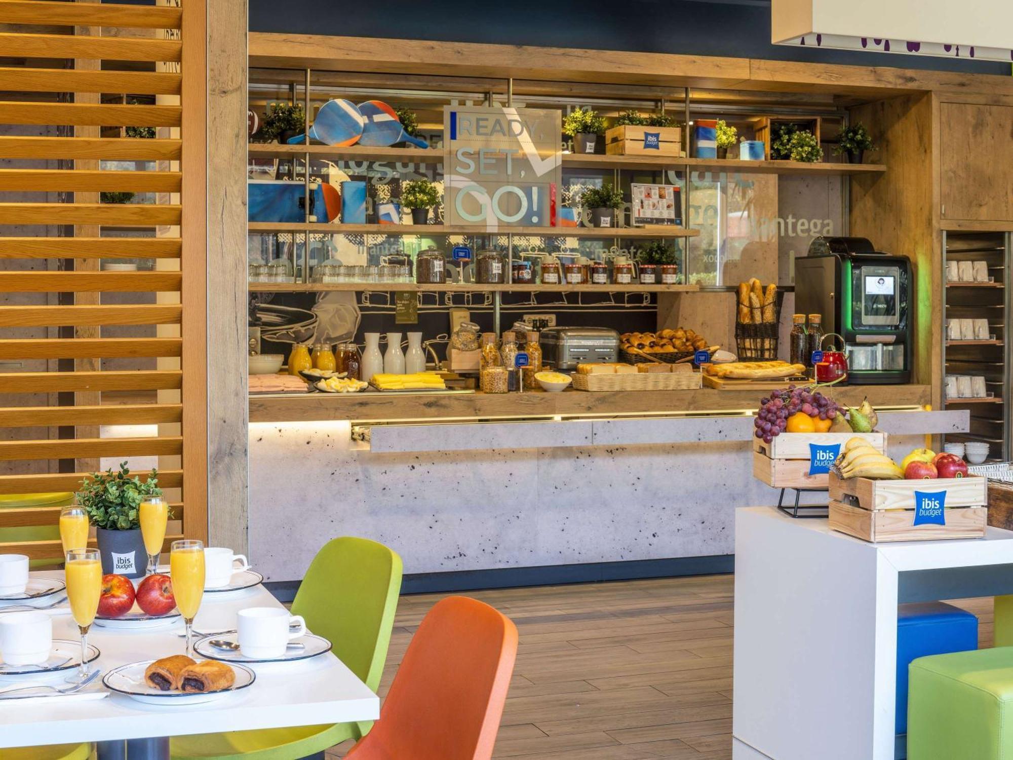 Ibis Budget Barcelona San Andrés de la Barca Buitenkant foto
